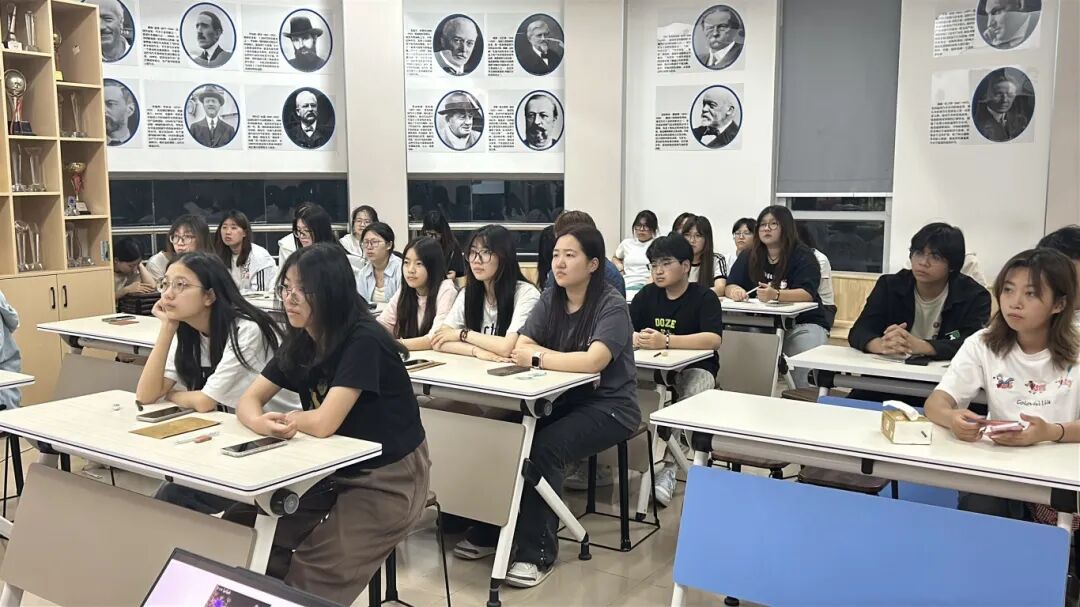 非遗皮雕手工艺体验暨青马工程培训会.jpg 非遗皮雕手工艺体验暨青马工程培训会.jpg