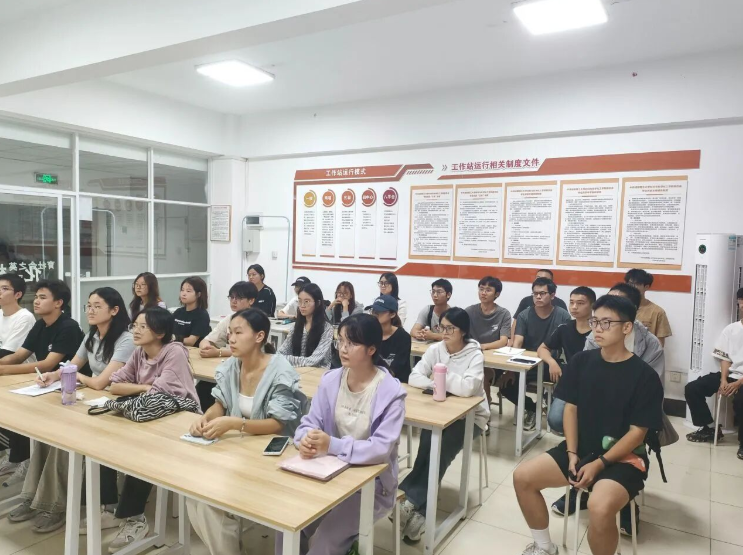 屏幕截图 2025-10-09 003520.png