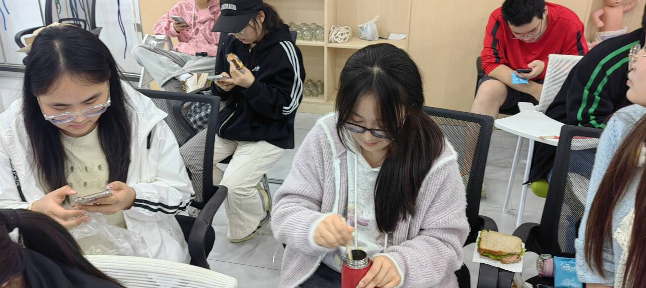 屏幕截图 2025-10-11 223354.png