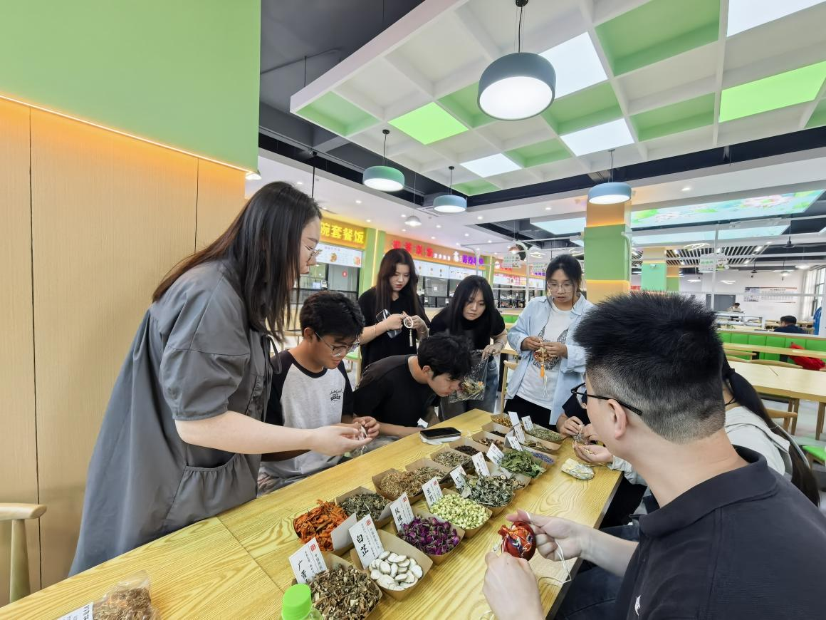 图片4.png 图片4.png