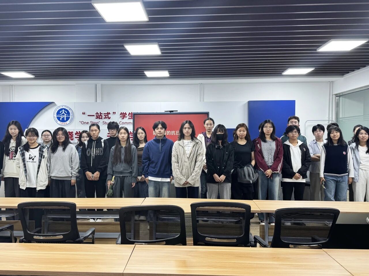 aa52b7cc9b10731c87bcf44fabb5fff0.jpg aa52b7cc9b10731c87bcf44fabb5fff0.jpg