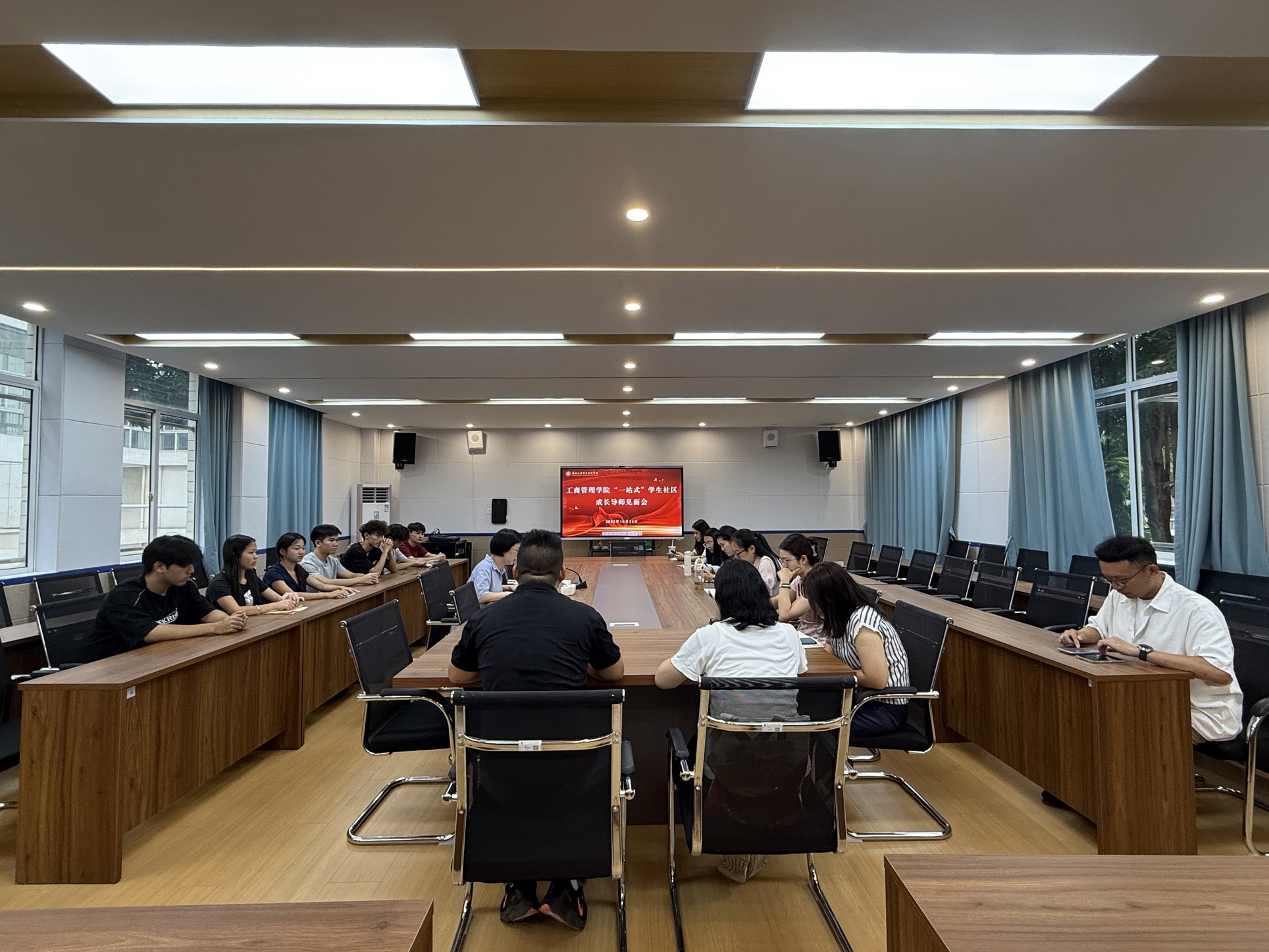 成长导师见面会现场