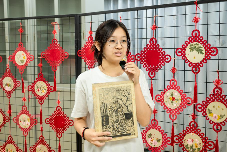 苏同学接受采访.png 苏同学接受采访.png