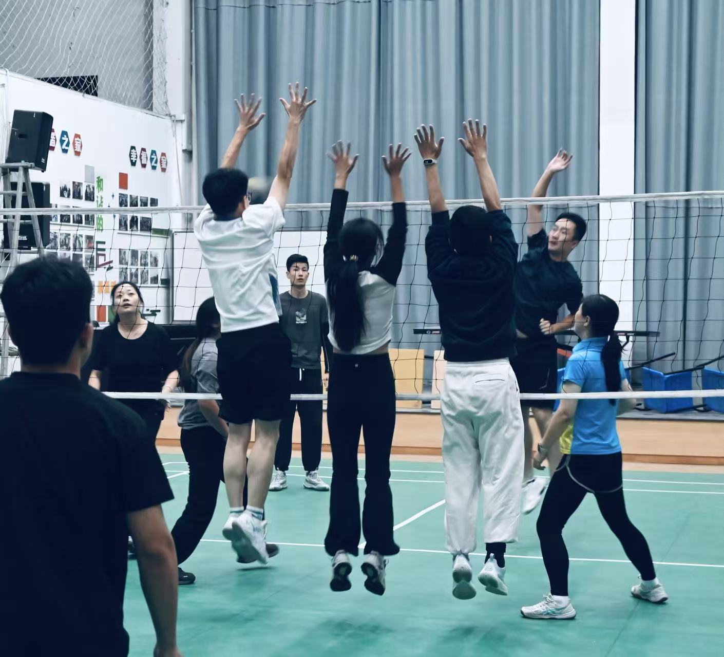 5后勤拦网.jpg 5后勤拦网.jpg