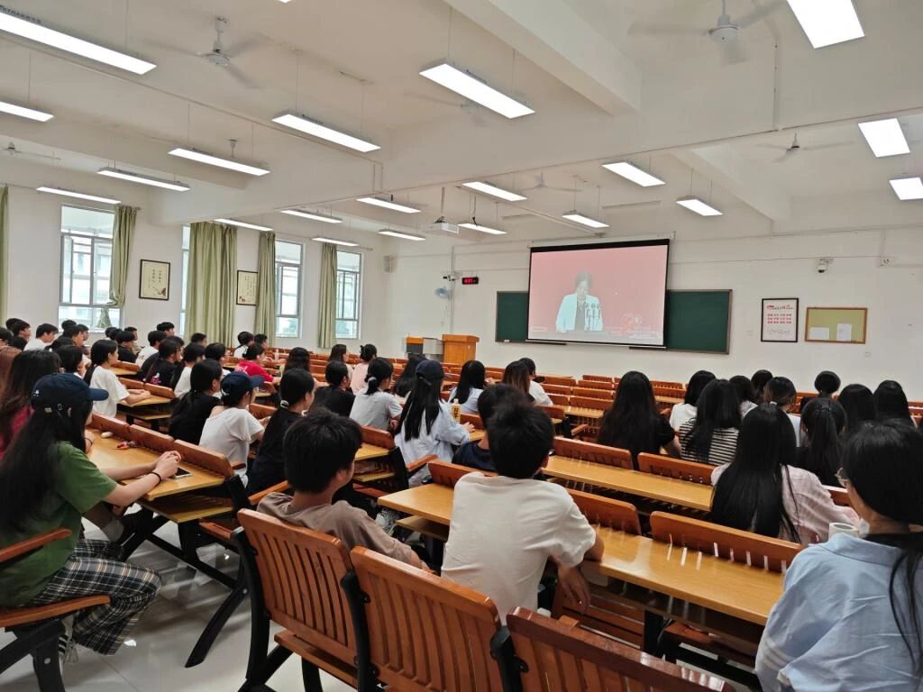 校庆111.jpg 校庆111.jpg