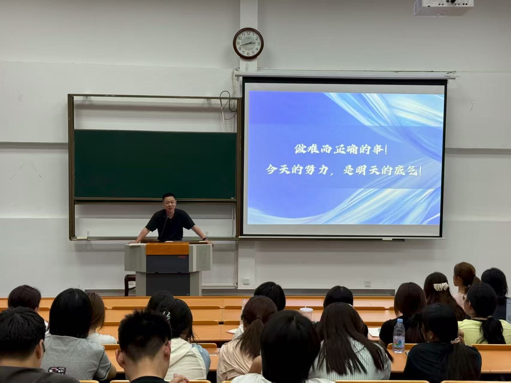 融合行业智慧，点亮成长之路！商学院会计系新生 认知实习入学教育干货满满1.jpg