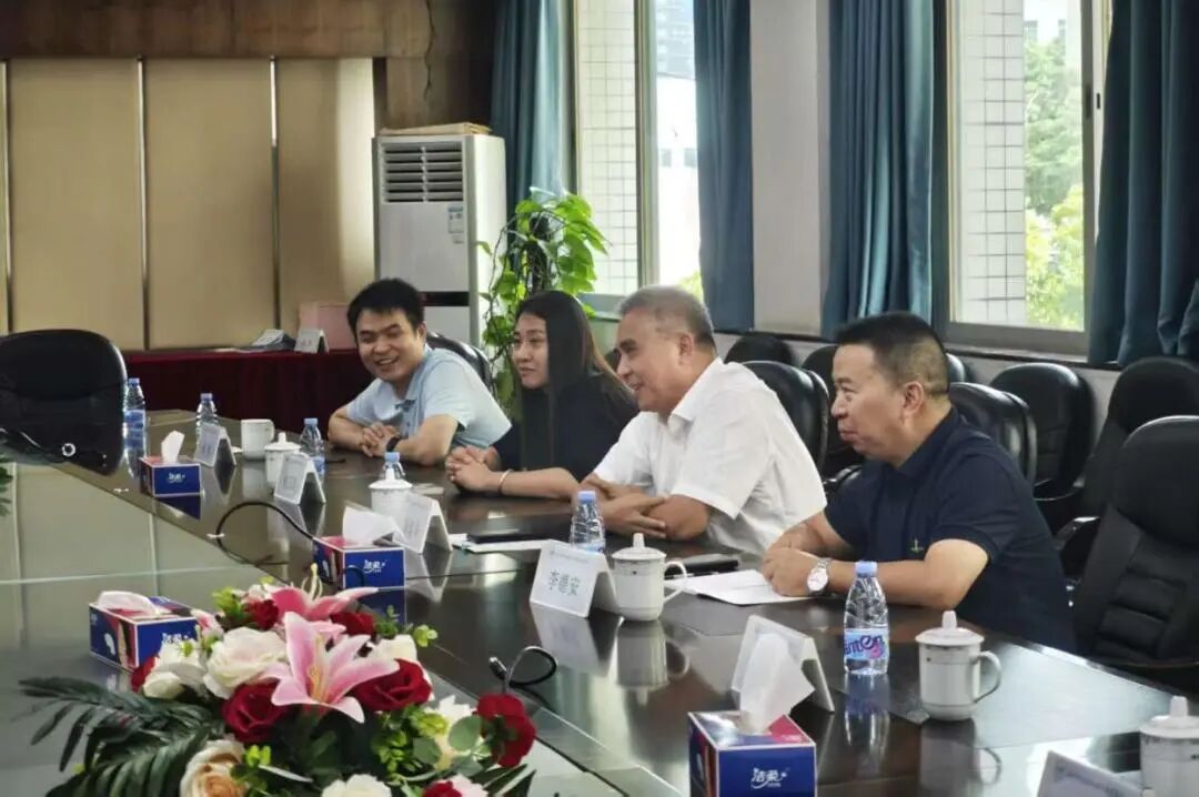 物理学院开展“访企拓岗”系列活动