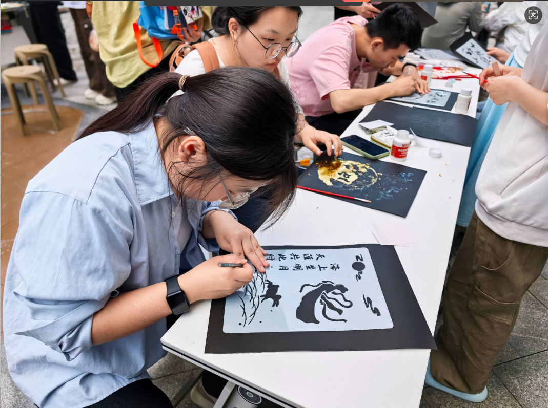 屏幕截图 2025-10-27 171851.png 屏幕截图 2025-10-27 171851.png