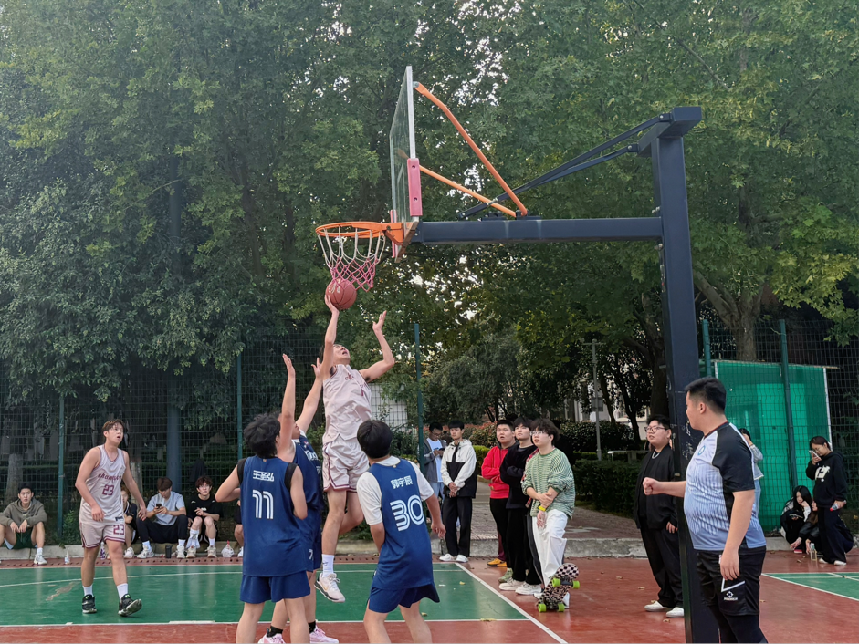 现代篮球赛2.png