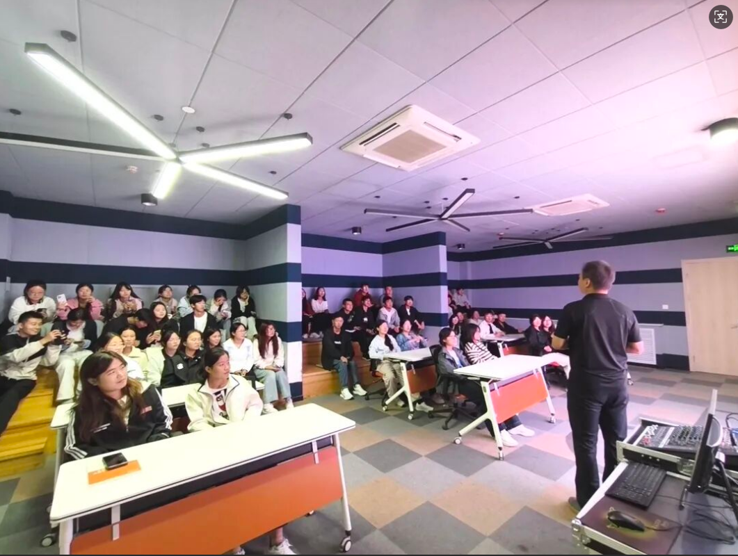 屏幕截图 2025-11-02 213816.png