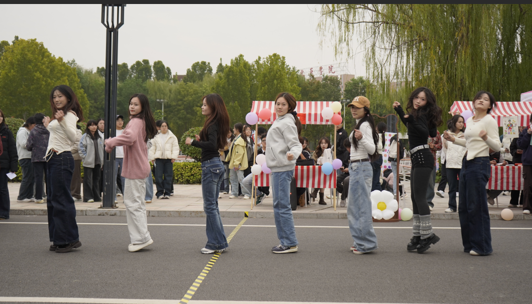 屏幕截图 2025-11-03 223017.png