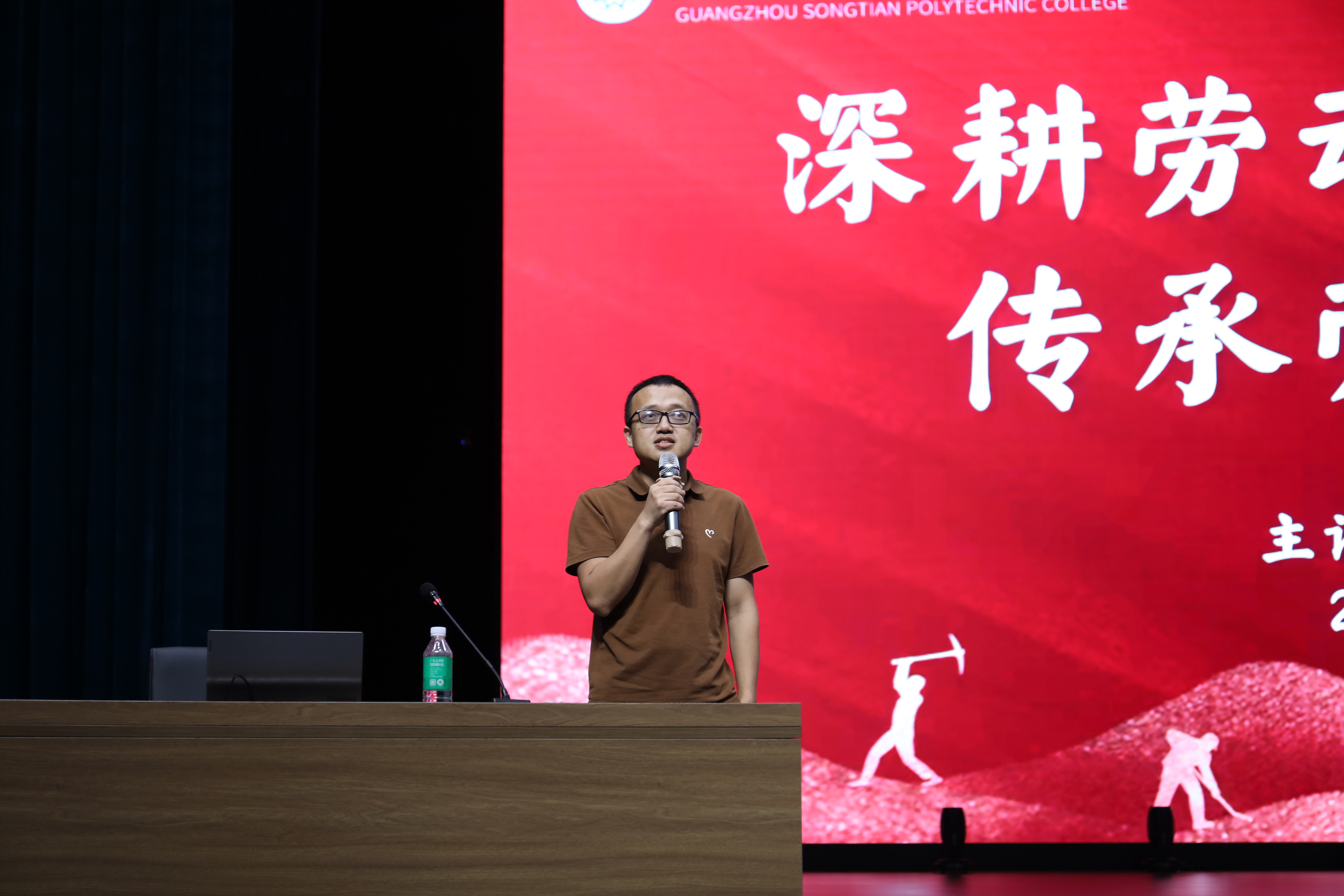 551A9494.JPG 551A9494.JPG