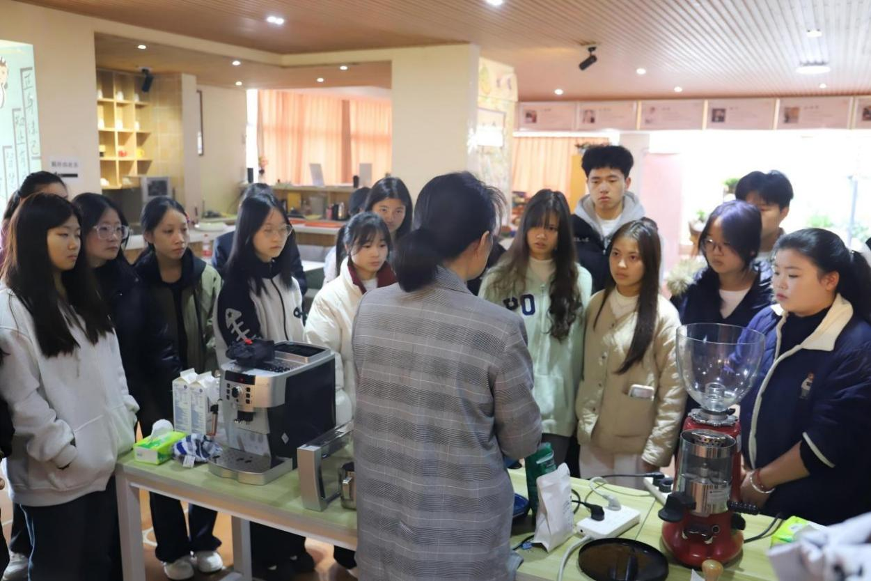 微信图片_2025-11-03_114034_261.png 微信图片_2025-11-03_114034_261.png