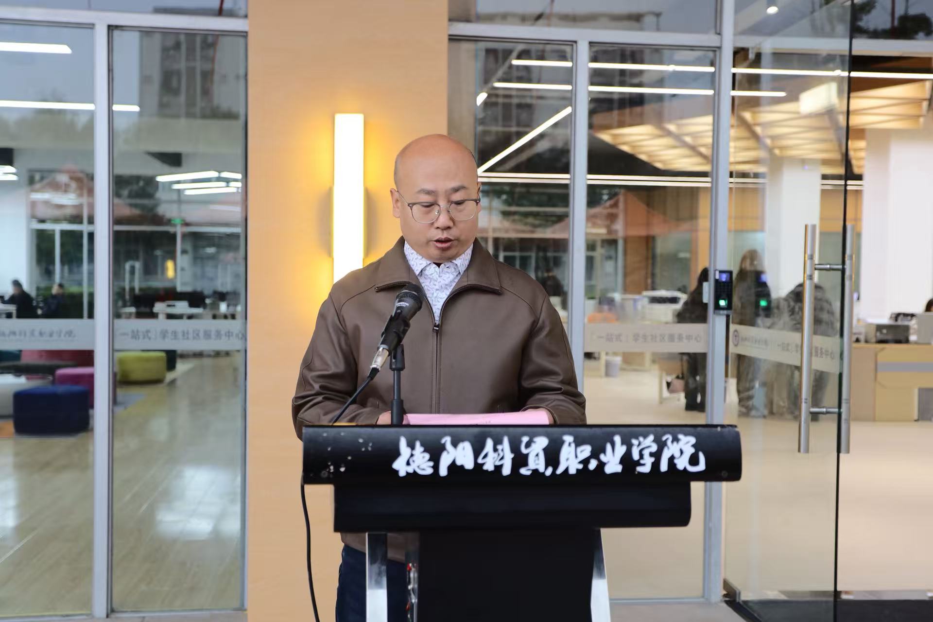 李校发布.jpg 李校发布.jpg