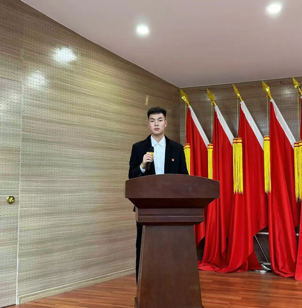 微信图片_2025-11-10_193221_233.jpg 微信图片_2025-11-10_193221_233.jpg