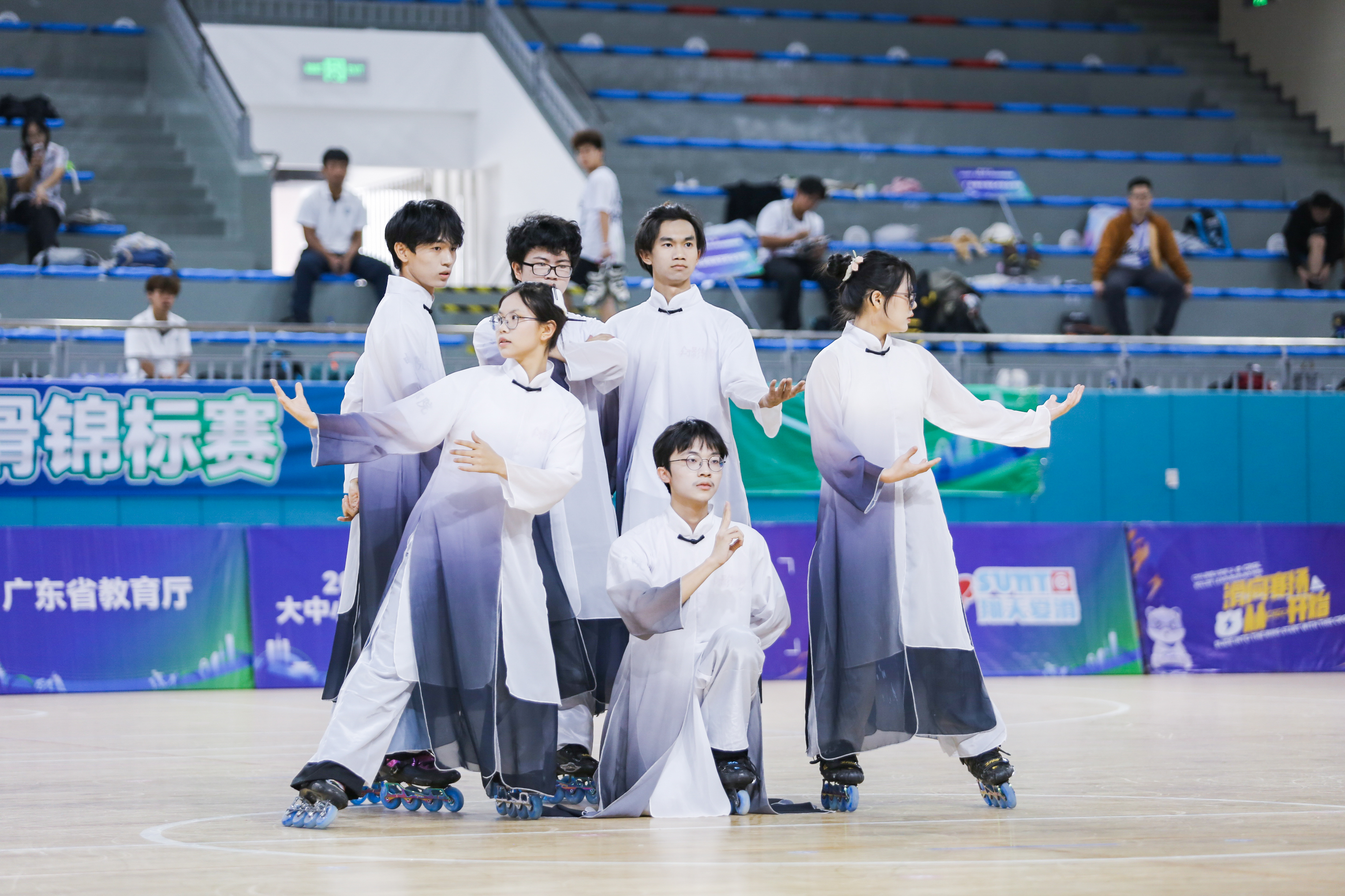 轮滑舞蹈（团体）.jpg