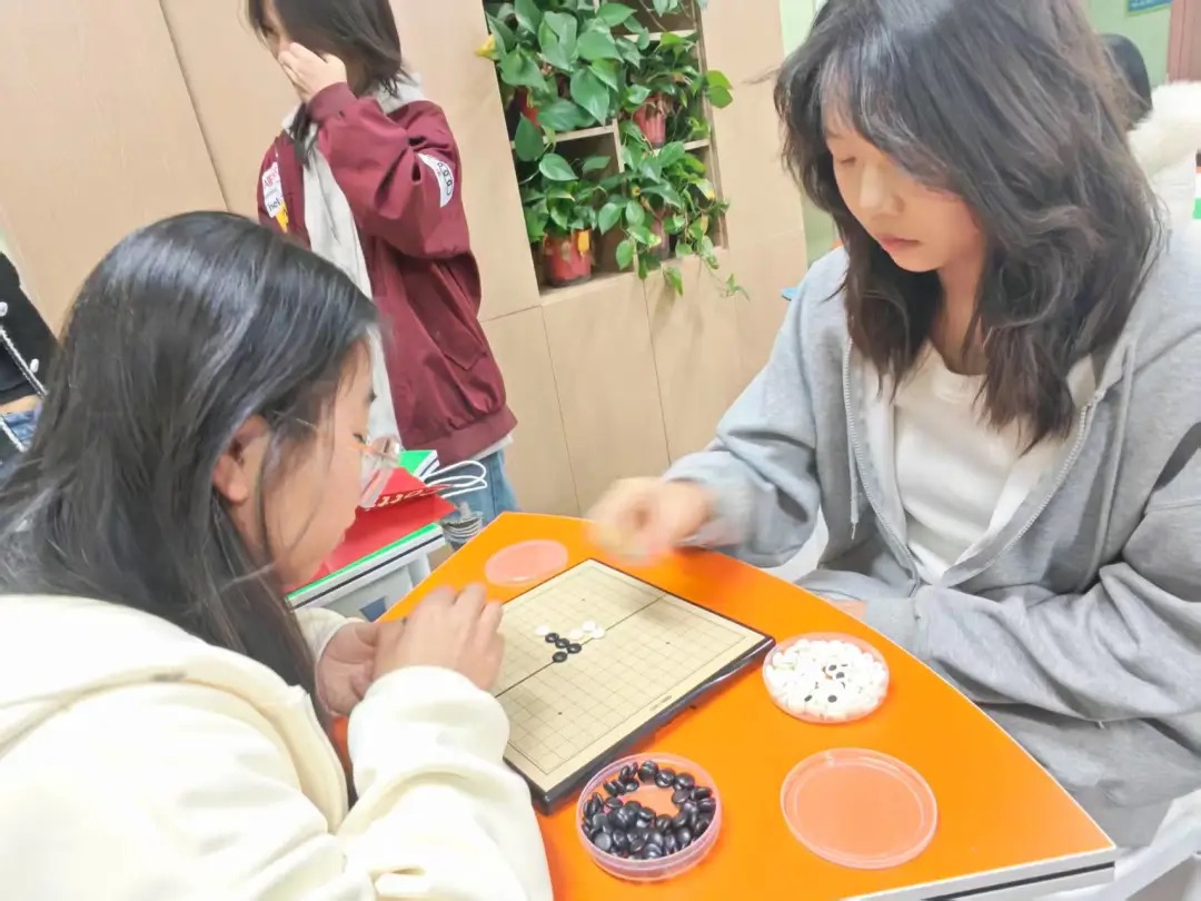 五子棋比赛照片3.jpg 五子棋比赛照片3.jpg