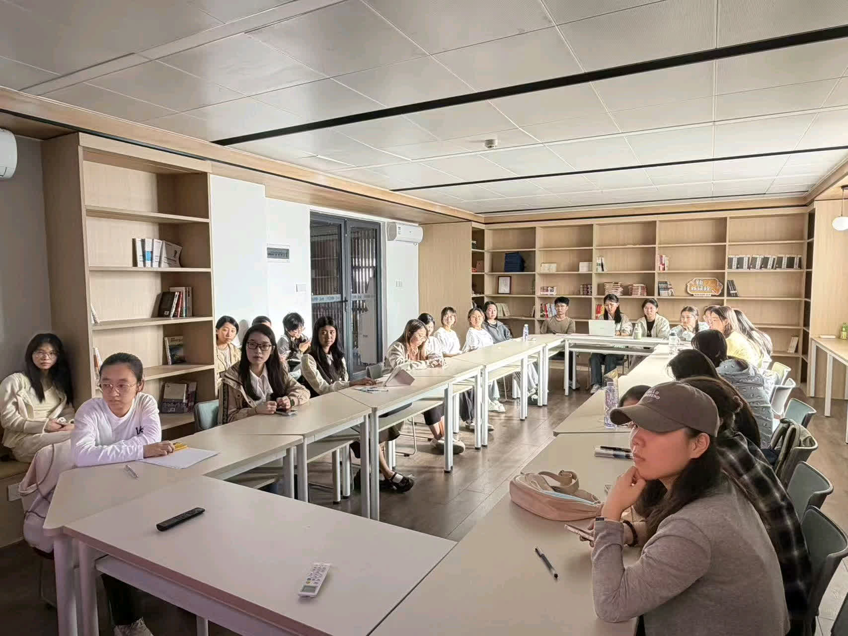 活动现场.jpg 活动现场.jpg