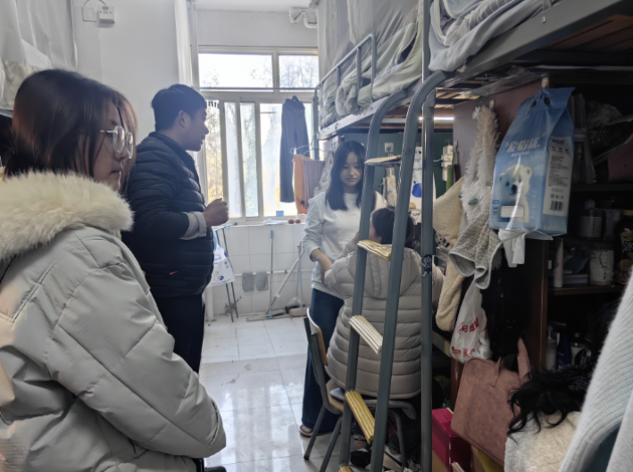 开展2025年秋季学期学生公寓安全卫生大检查 (1).png 开展2025年秋季学期学生公寓安全卫生大检查 (1).png