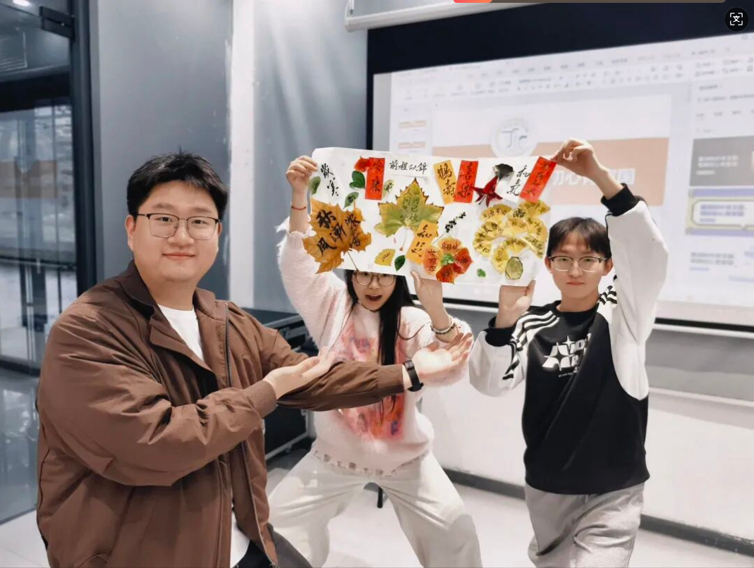 屏幕截图 2025-12-01 224543.png 屏幕截图 2025-12-01 224543.png