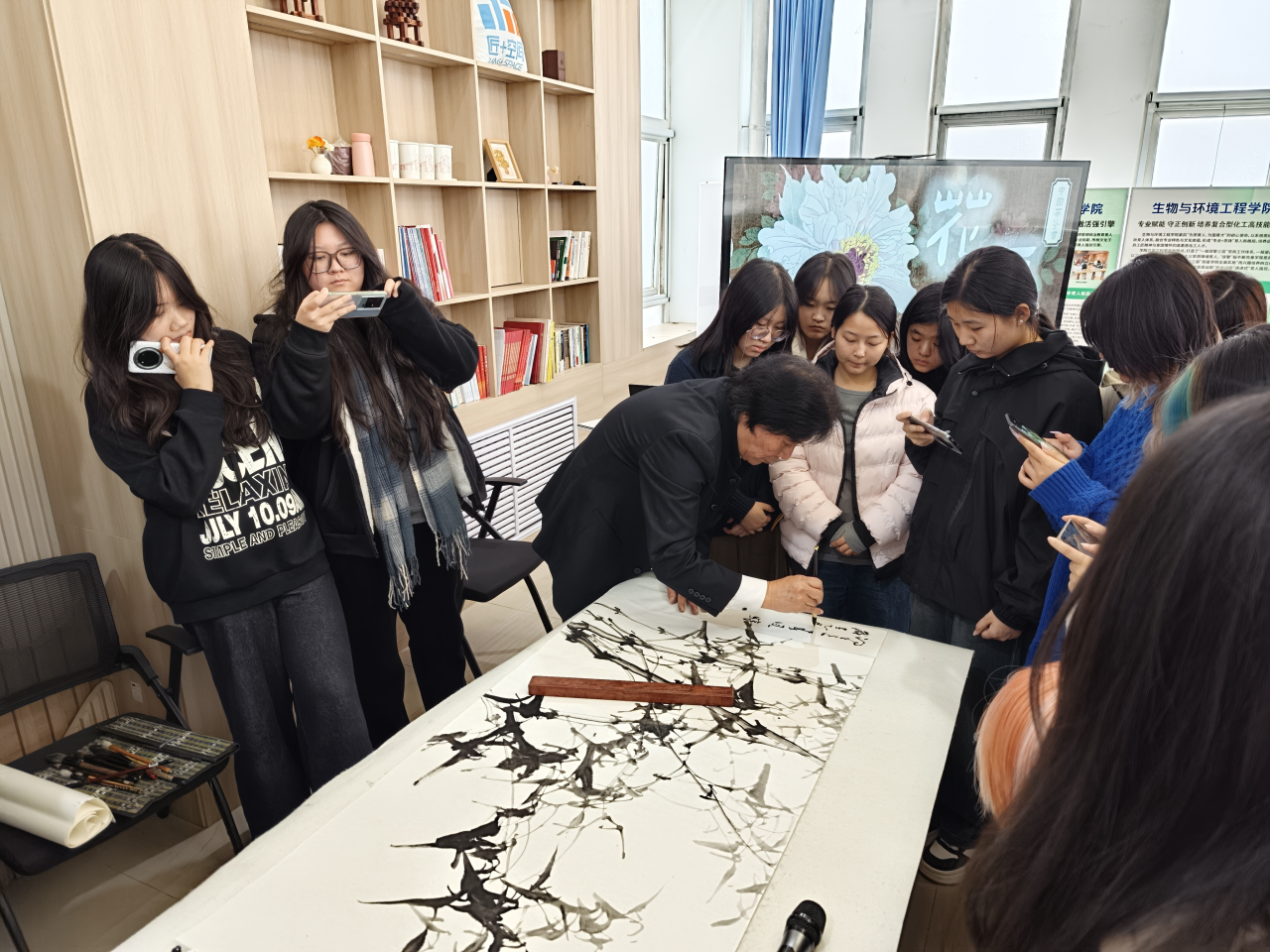 微信图片_2025-12-01_200229_521.png 微信图片_2025-12-01_200229_521.png