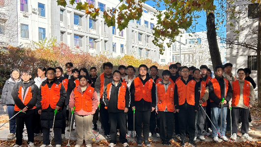 燕山大学：“寓见科学”大学生文明实践中心组织开展校园卫生大扫除志愿服务活动
