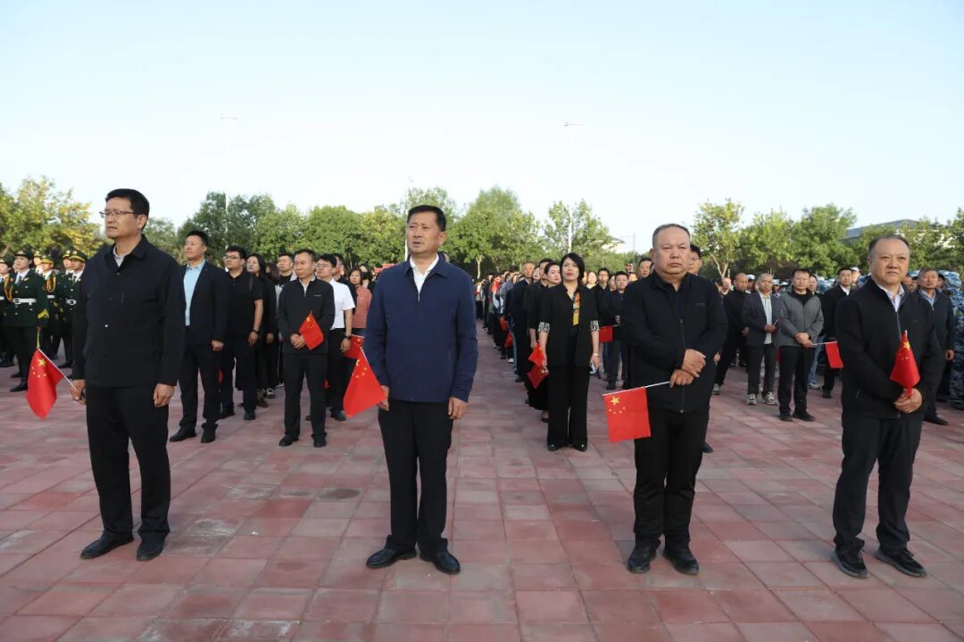 “一站式”学生社区│学校举行2025年秋季学期“开学第一课”主题升旗仪式