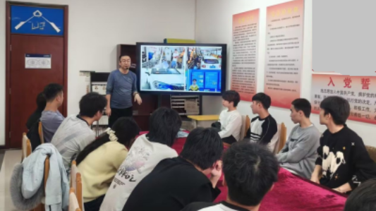 技能专家进学生社区传经送宝