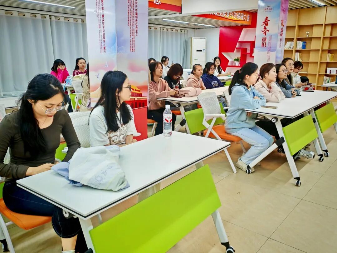 商学心理合照.jpg 商学心理合照.jpg