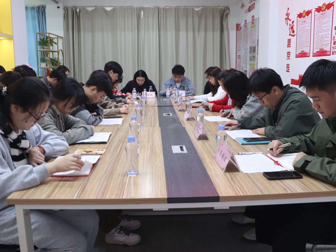 微信图片_20251208102909.jpg 微信图片_20251208102909.jpg