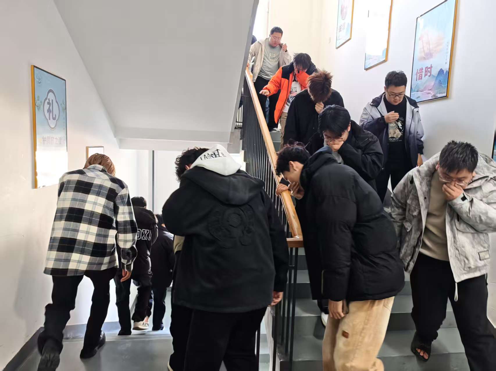 c2af771d-d546-44cb-9557-c4342f0e45a9.jpg c2af771d-d546-44cb-9557-c4342f0e45a9.jpg