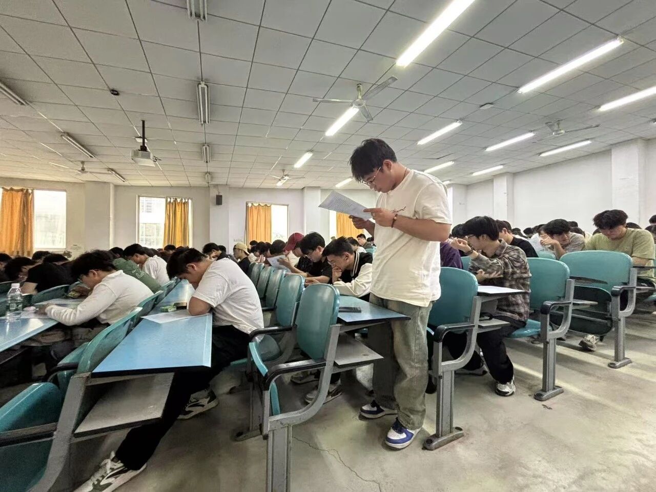 微信图片_2025-12-10_092034_559.jpg 微信图片_2025-12-10_092034_559.jpg