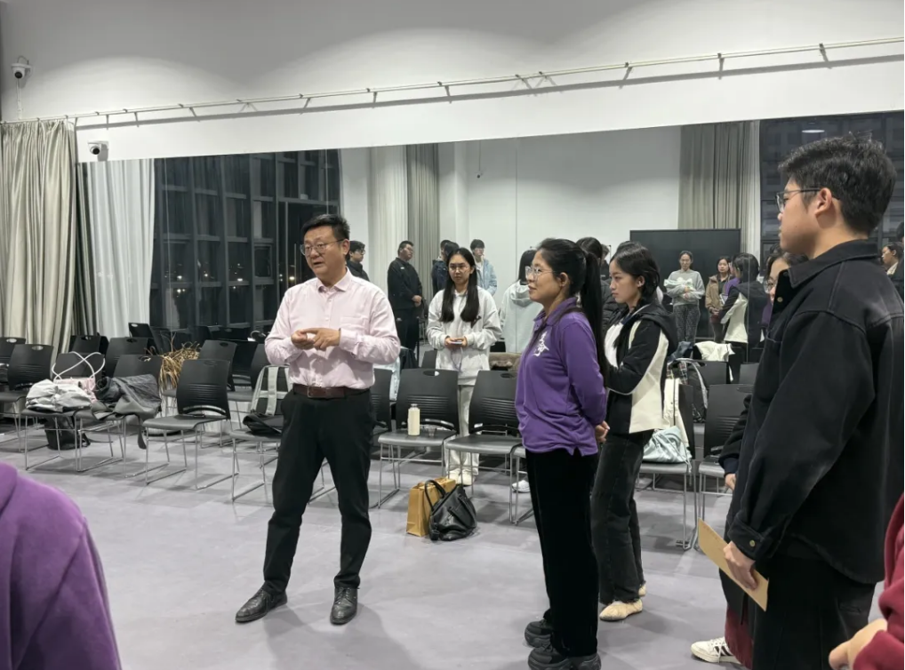 屏幕截图 2025-12-11 103937.png 屏幕截图 2025-12-11 103937.png