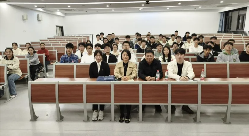 屏幕截图 2025-12-11 104044.png 屏幕截图 2025-12-11 104044.png