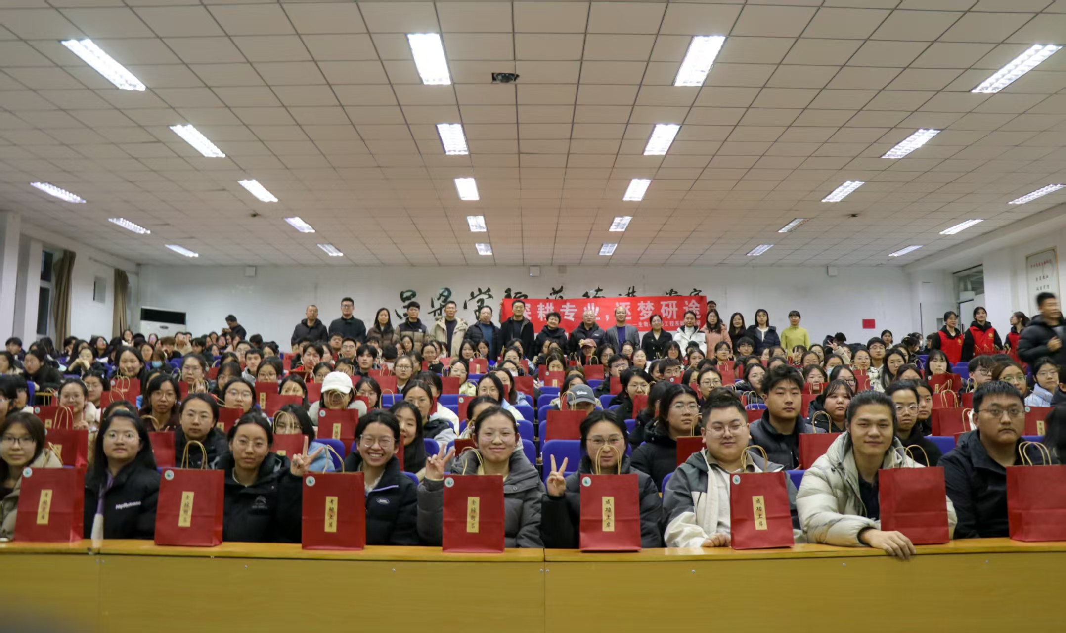 微信图片_20251210092344_22_810.jpg 微信图片_20251210092344_22_810.jpg