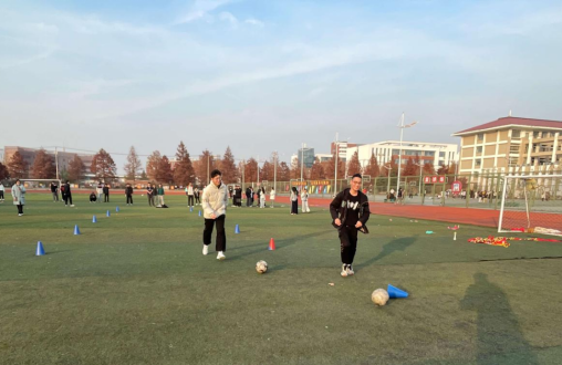 趣味运动聚合力 青春向党展风采 ——外语与商务学院(国际教育学院)党团工作站举办趣味运动会 (1).png 趣味运动聚合力 青春向党展风采 ——外语与商务学院(国际教育学院)党团工作站举办趣味运动会 (1).png