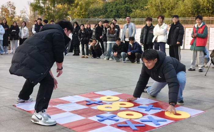 1765425485958037074.jpg 红星8_副本.jpg