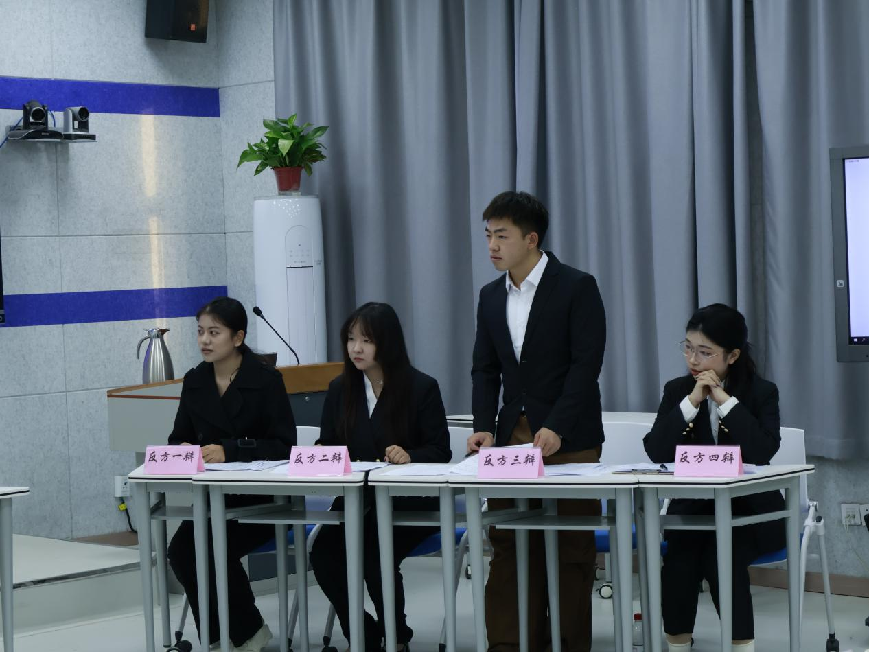 青年思辨共探文化传承之道 ——文学院青春领航之辩论赛决赛圆满落幕 (3).png