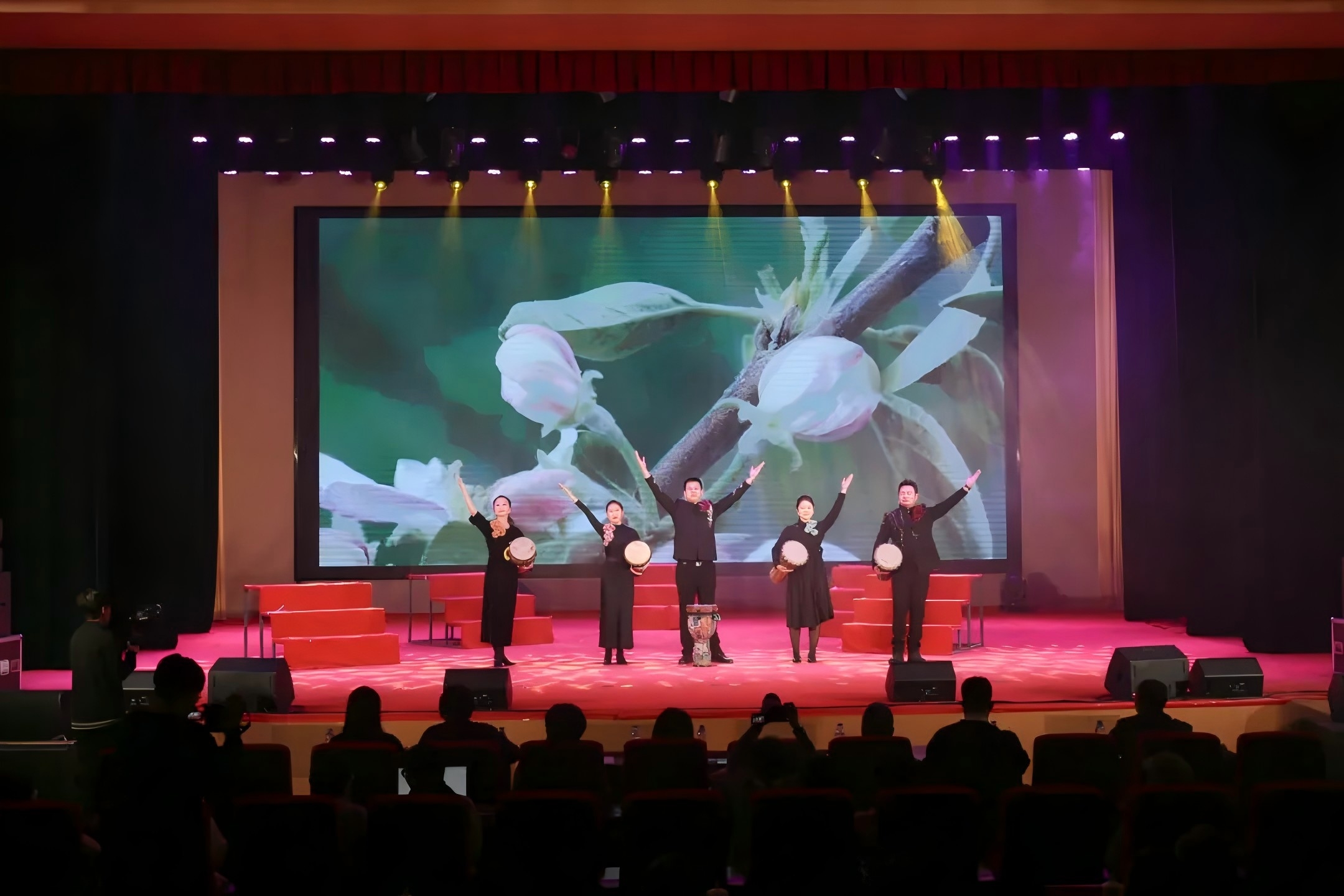 教职工组学管工会分会《开花》