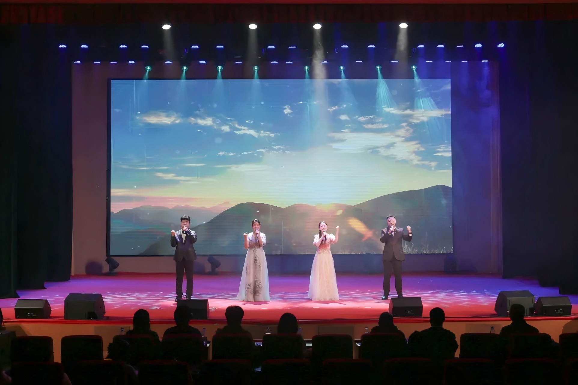 教职工组智能制造系工会分会《月光下的中国》