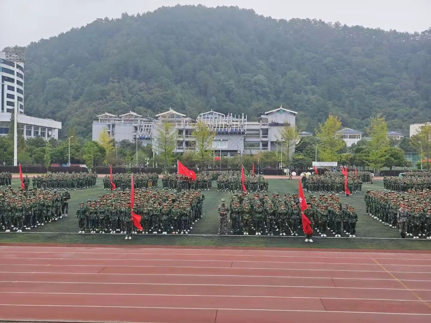 微信图片_2025-12-17_140846_745.jpg 微信图片_2025-12-17_140846_745.jpg