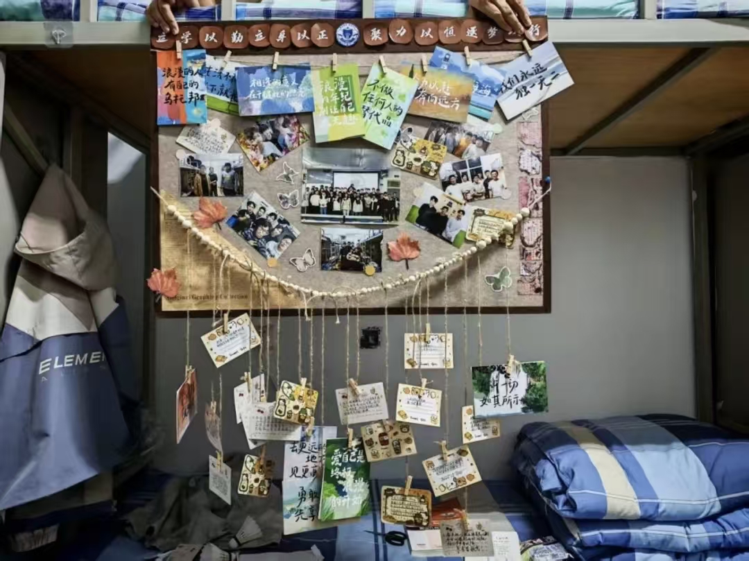 55f4a4dfea10bbf40a4530604721806a.jpg 55f4a4dfea10bbf40a4530604721806a.jpg