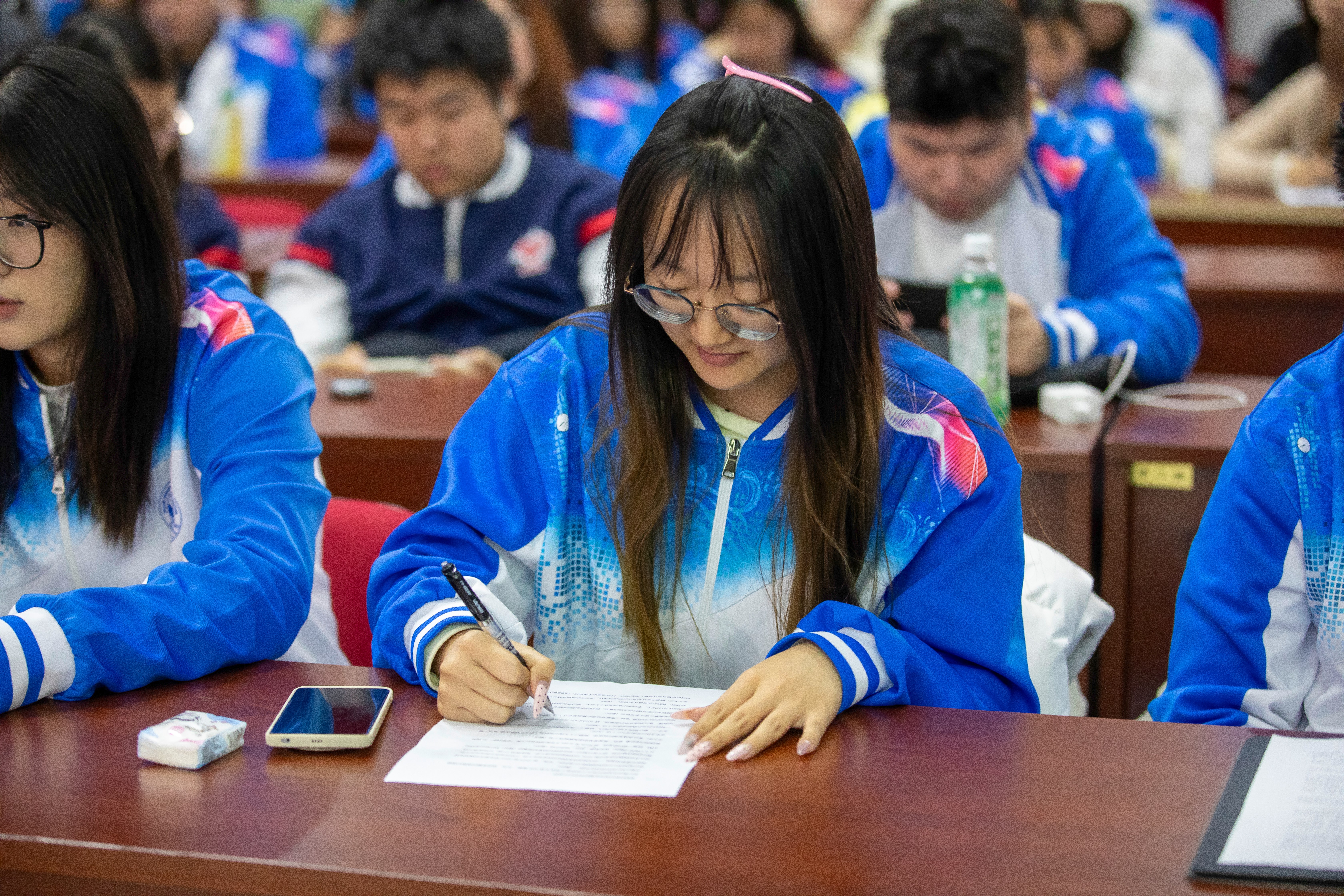 20251215-“一站式”生活园区评优表彰大会-无水印 (11).jpg 20251215-“一站式”生活园区评优表彰大会-无水印 (11).jpg