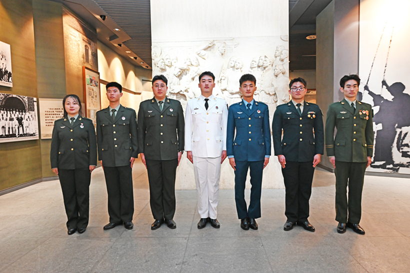 我校“晨光”退役大学生士兵志愿服务队获多家媒体报道