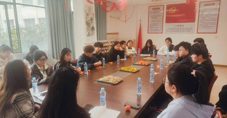 江西新能源科技职业学院举办“我的大学期待”新生主题茶话会