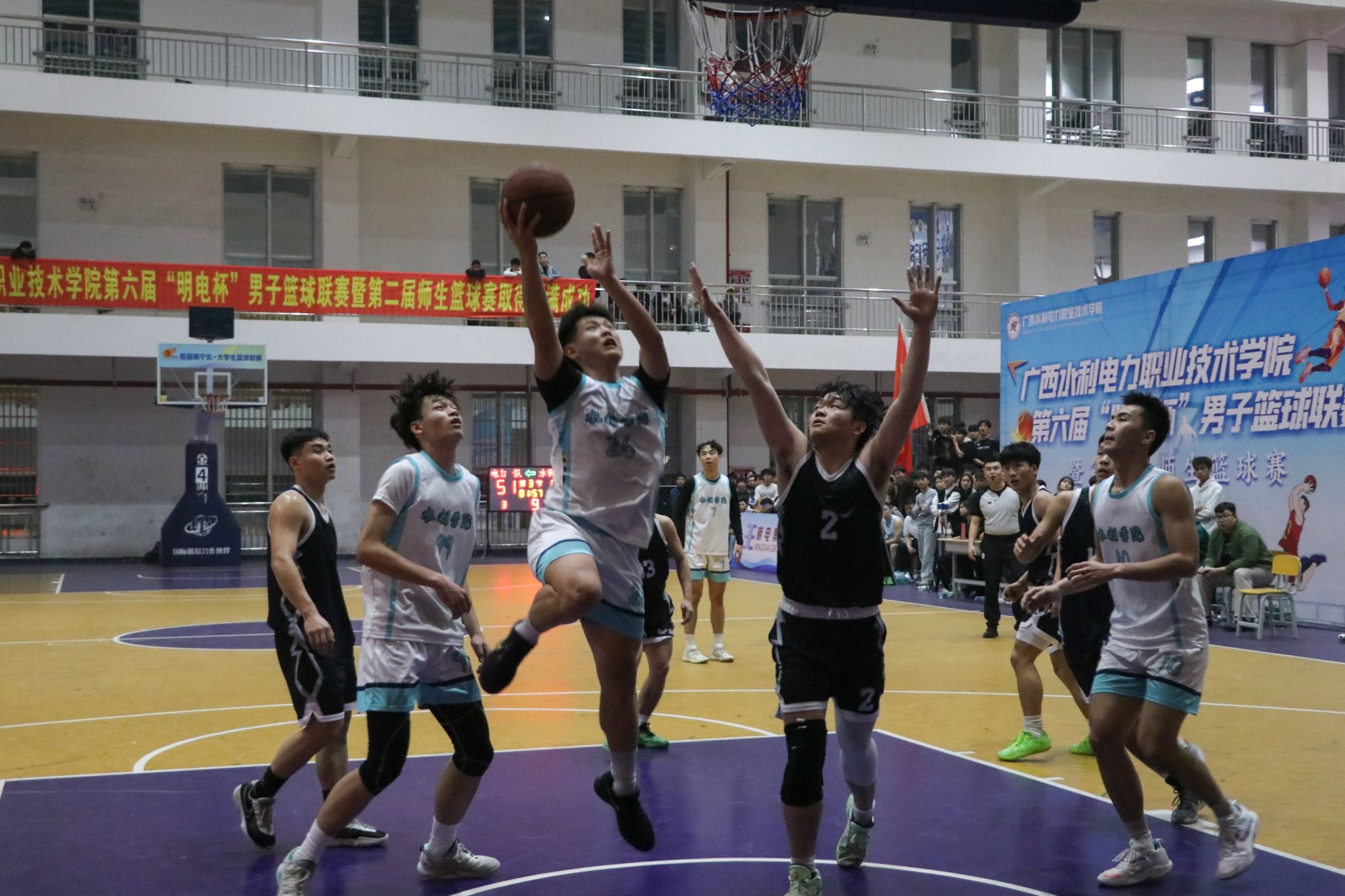 球赛现场.jpg 球赛现场.jpg