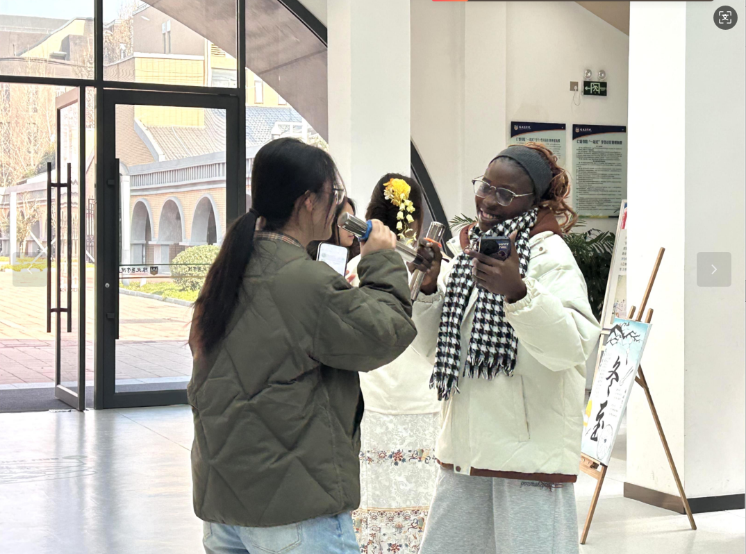 屏幕截图 2025-12-29 232144.png 屏幕截图 2025-12-29 232144.png