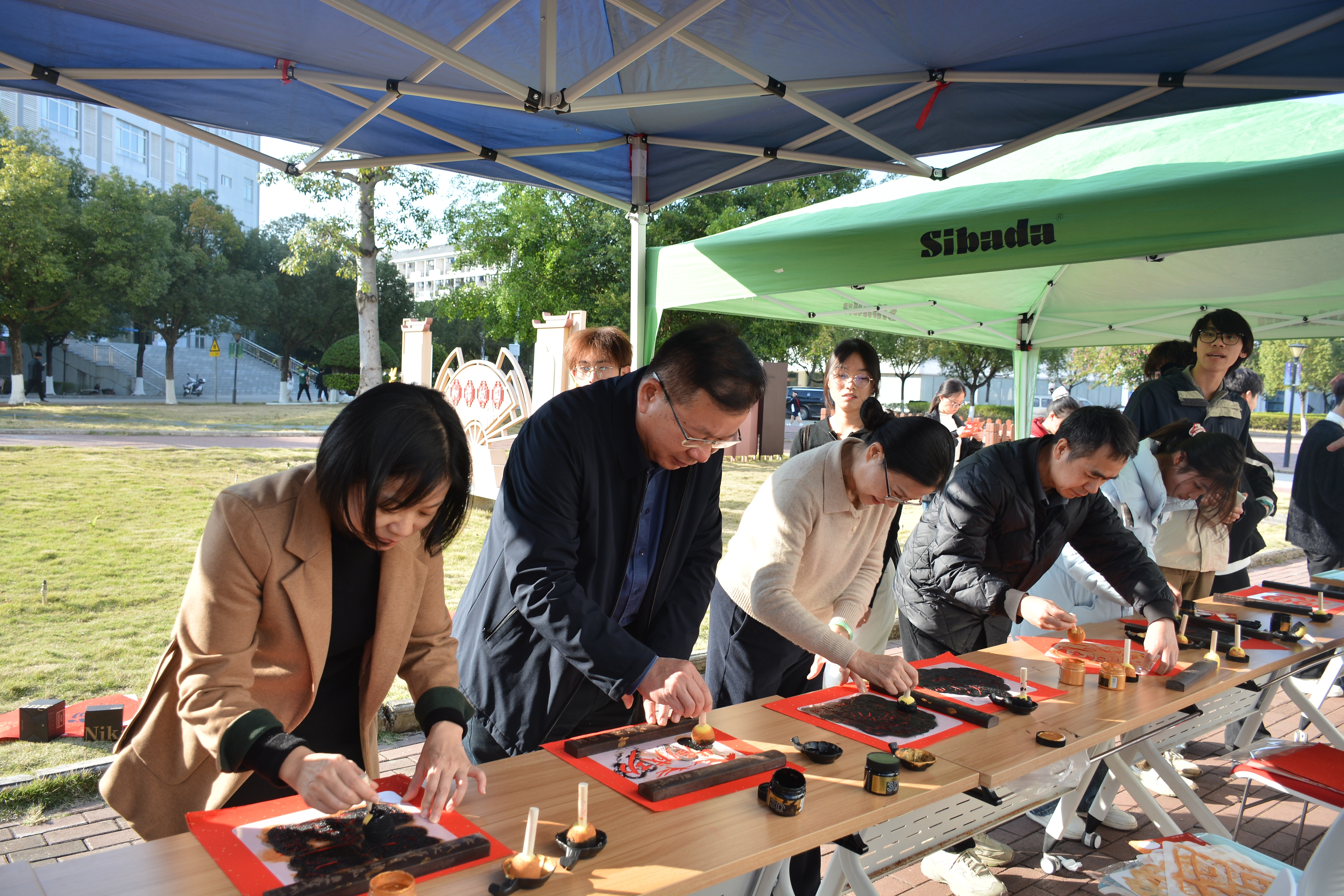 李林书记体验(1).jpg 李林书记体验(1).jpg