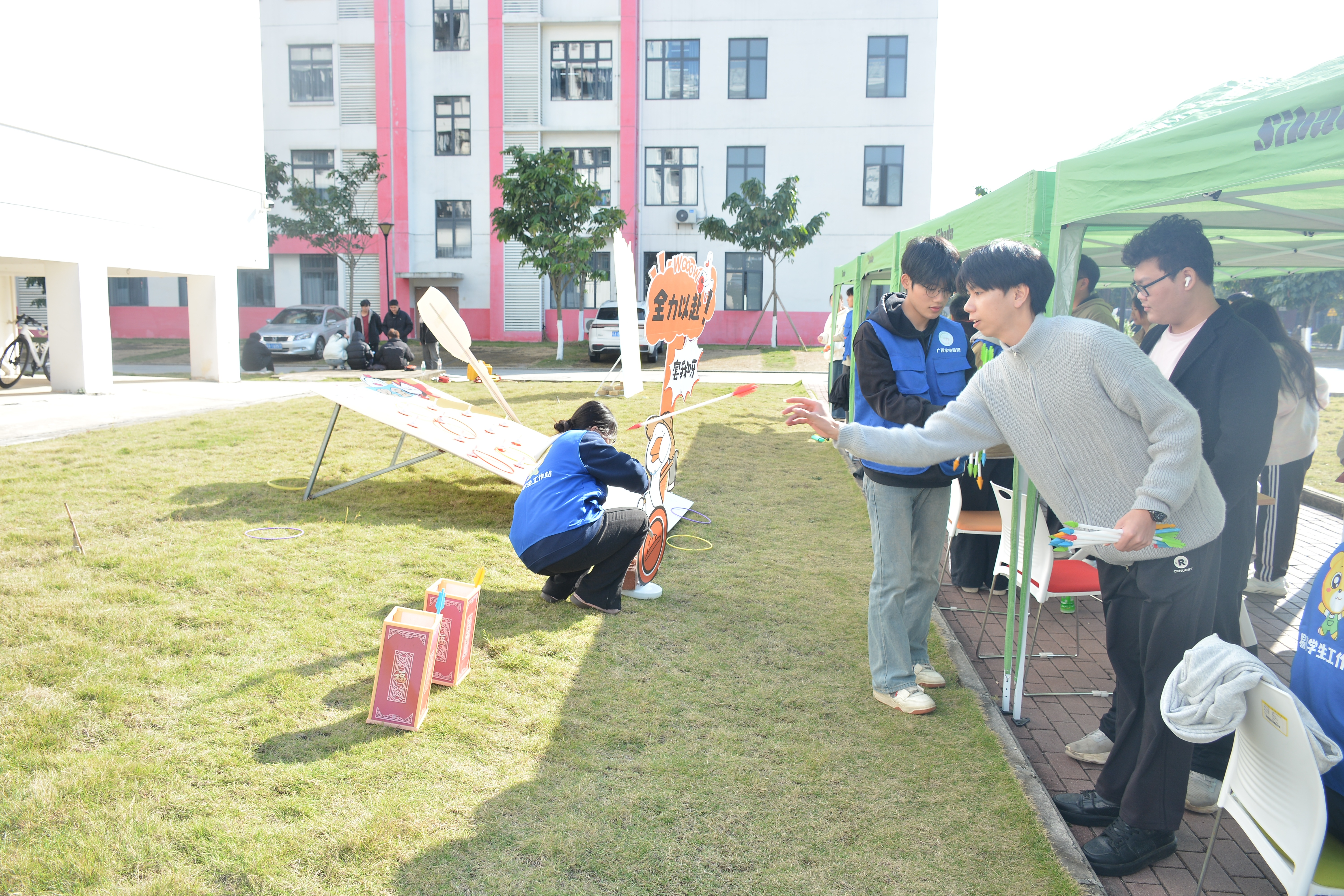 投壶活动现场.JPG 投壶活动现场.JPG