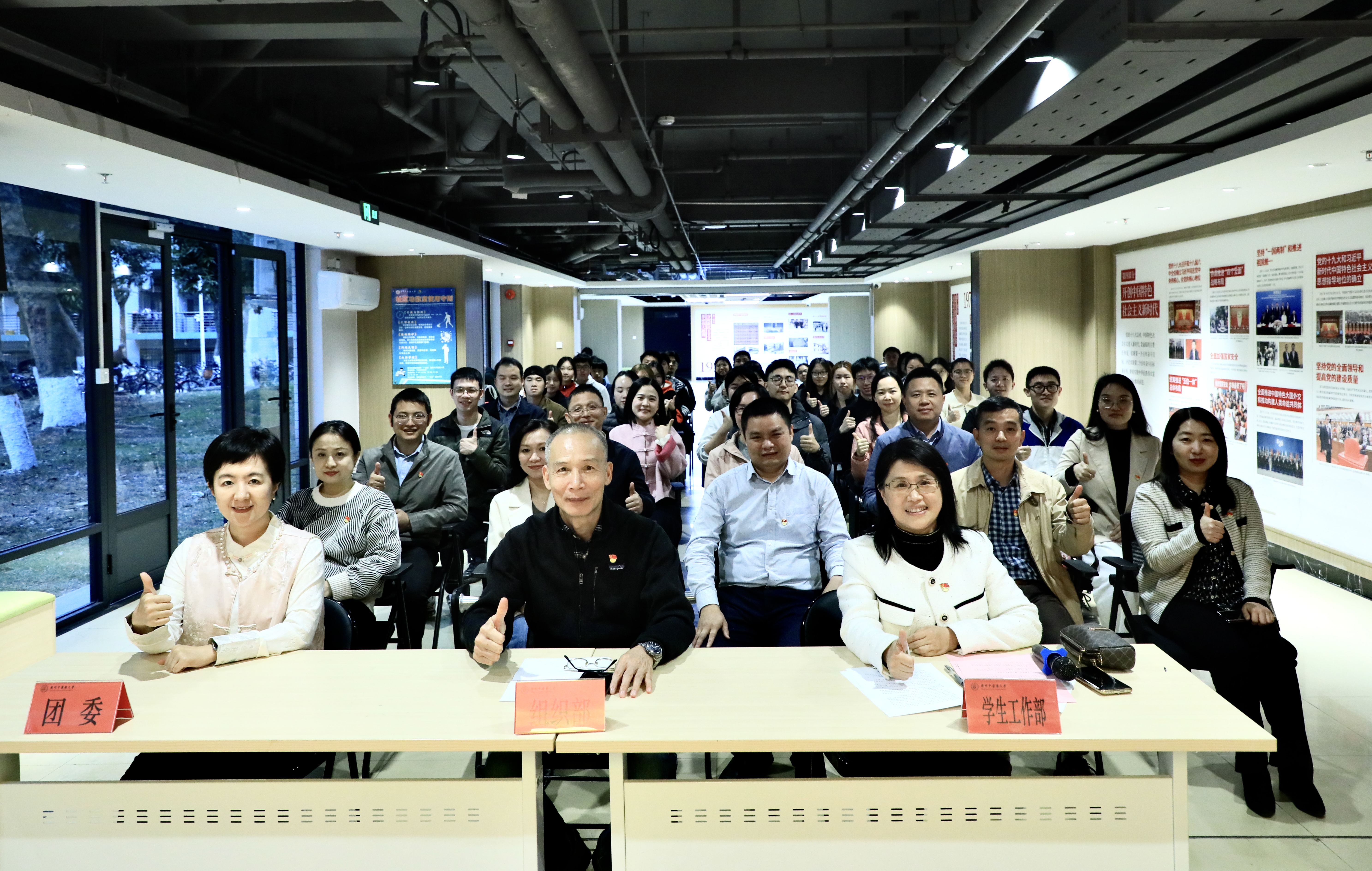 党员寝室1.jpg 党员寝室1.jpg